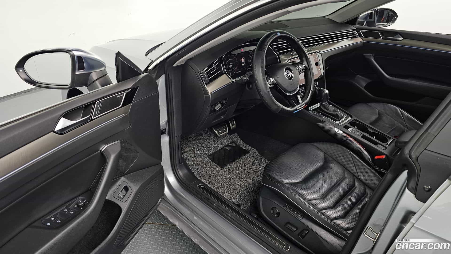 Arteon Volkswagen 2019.11-INNER-010