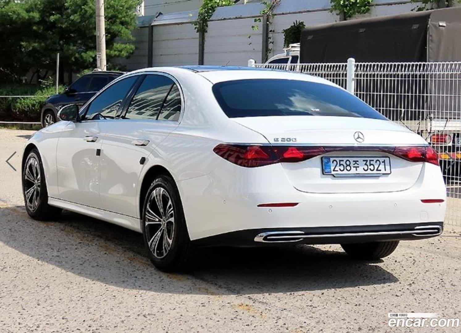 E-Class Mercedes-Benz 2025.5-OUTER-003