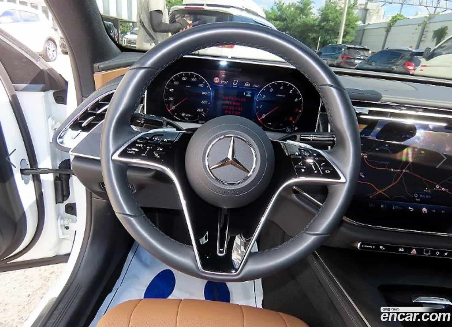 E-Class Mercedes-Benz 2025.5-INNER-008