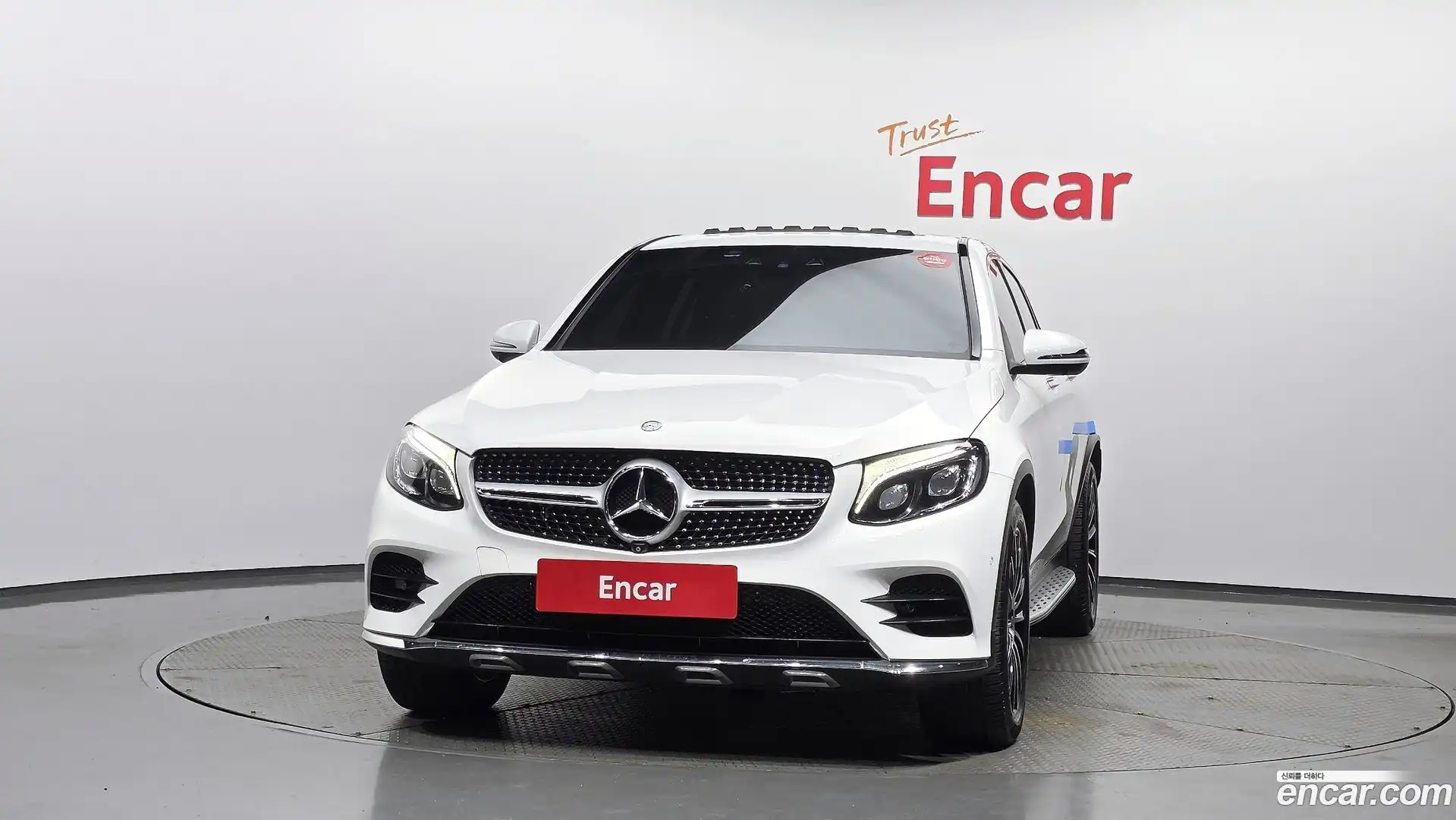 GLC-Class Mercedes-Benz 2017.5-OUTER-003