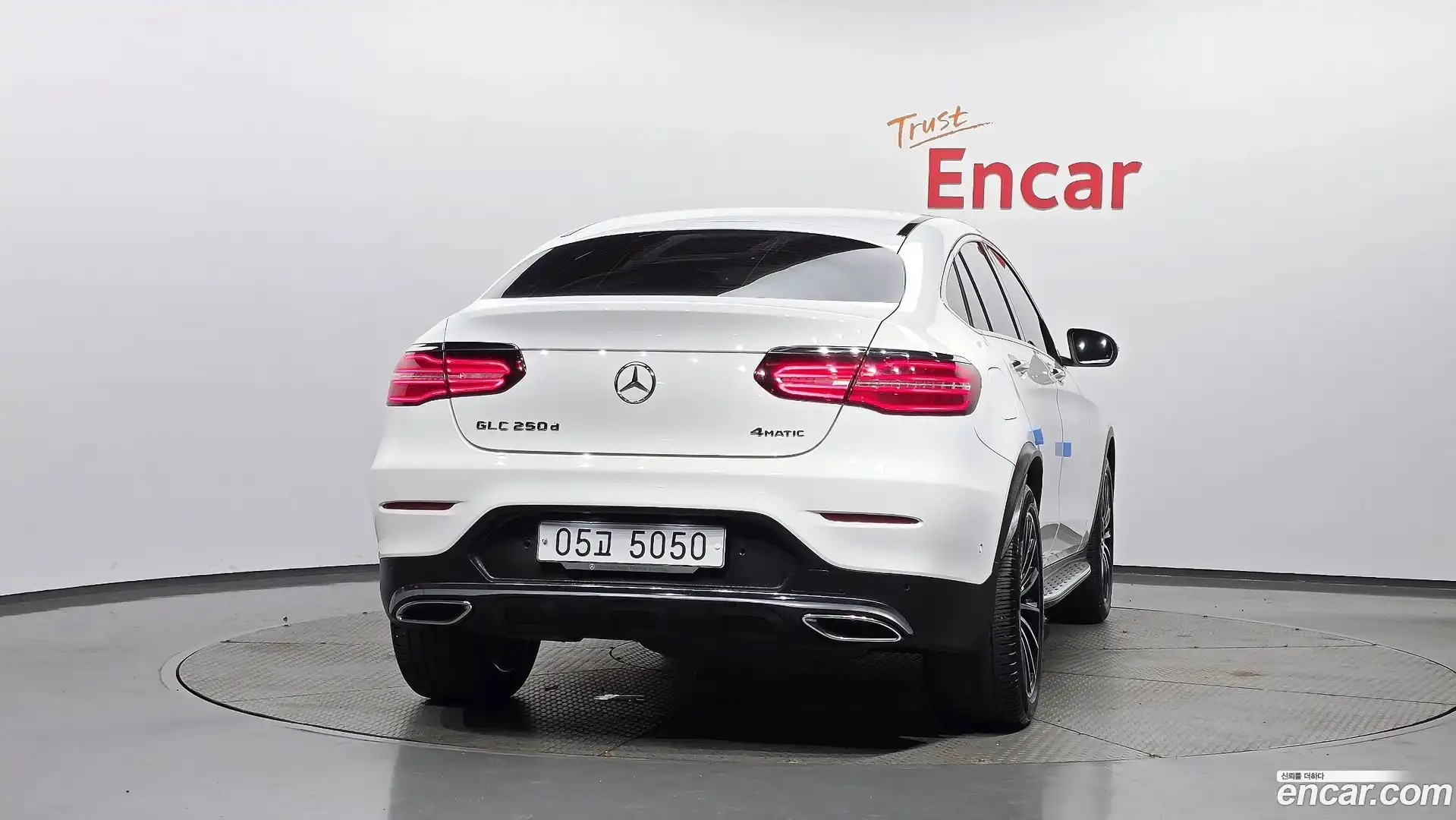 GLC-Class Mercedes-Benz 2017.5-OUTER-004