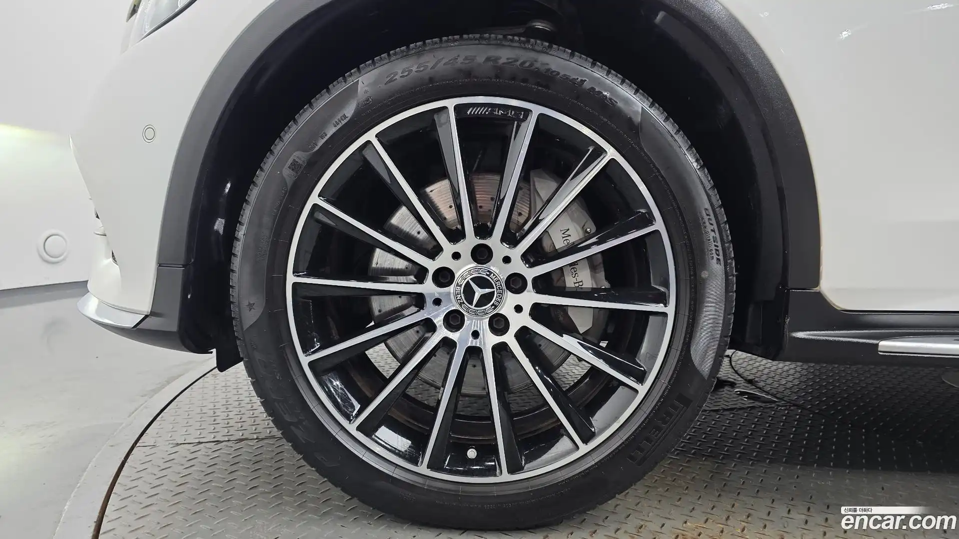 GLC-Class Mercedes-Benz 2017.5-OUTER-005