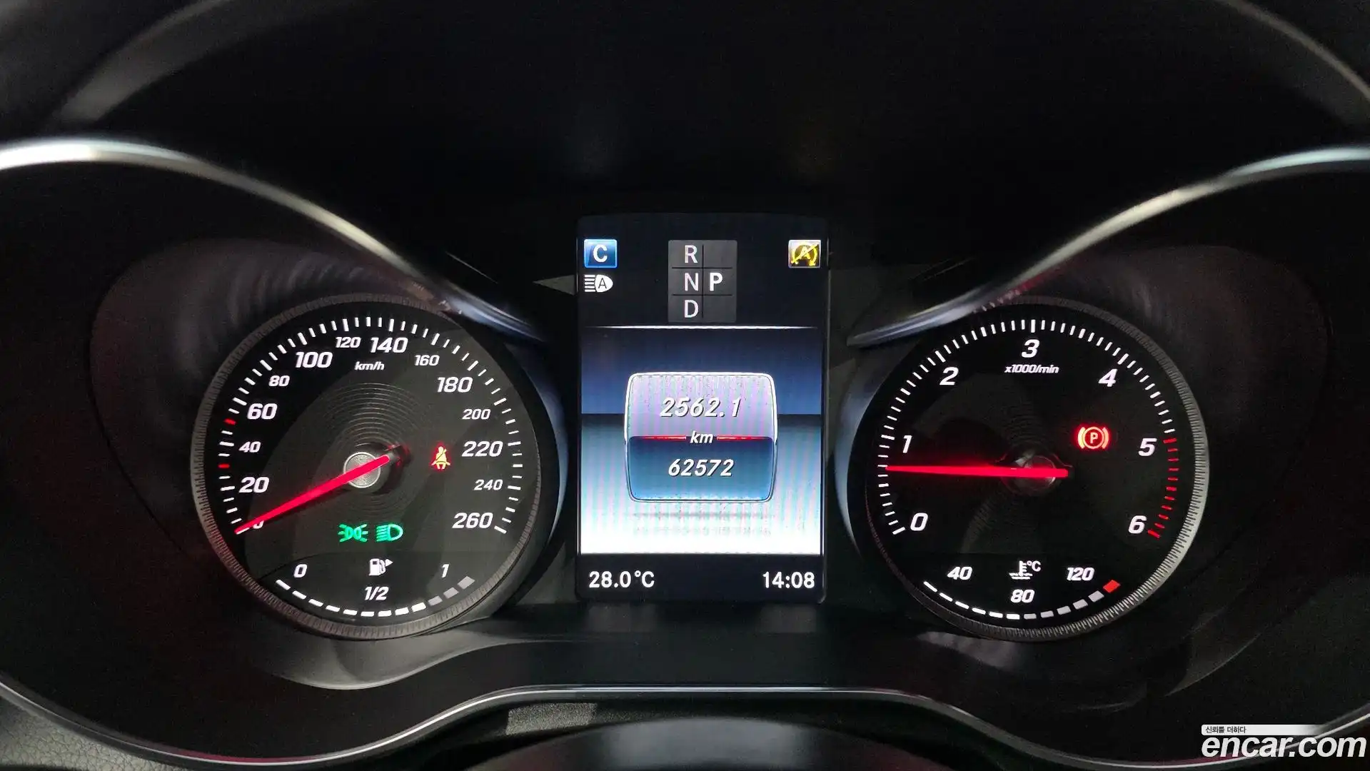 GLC-Class Mercedes-Benz 2017.5-INNER-008