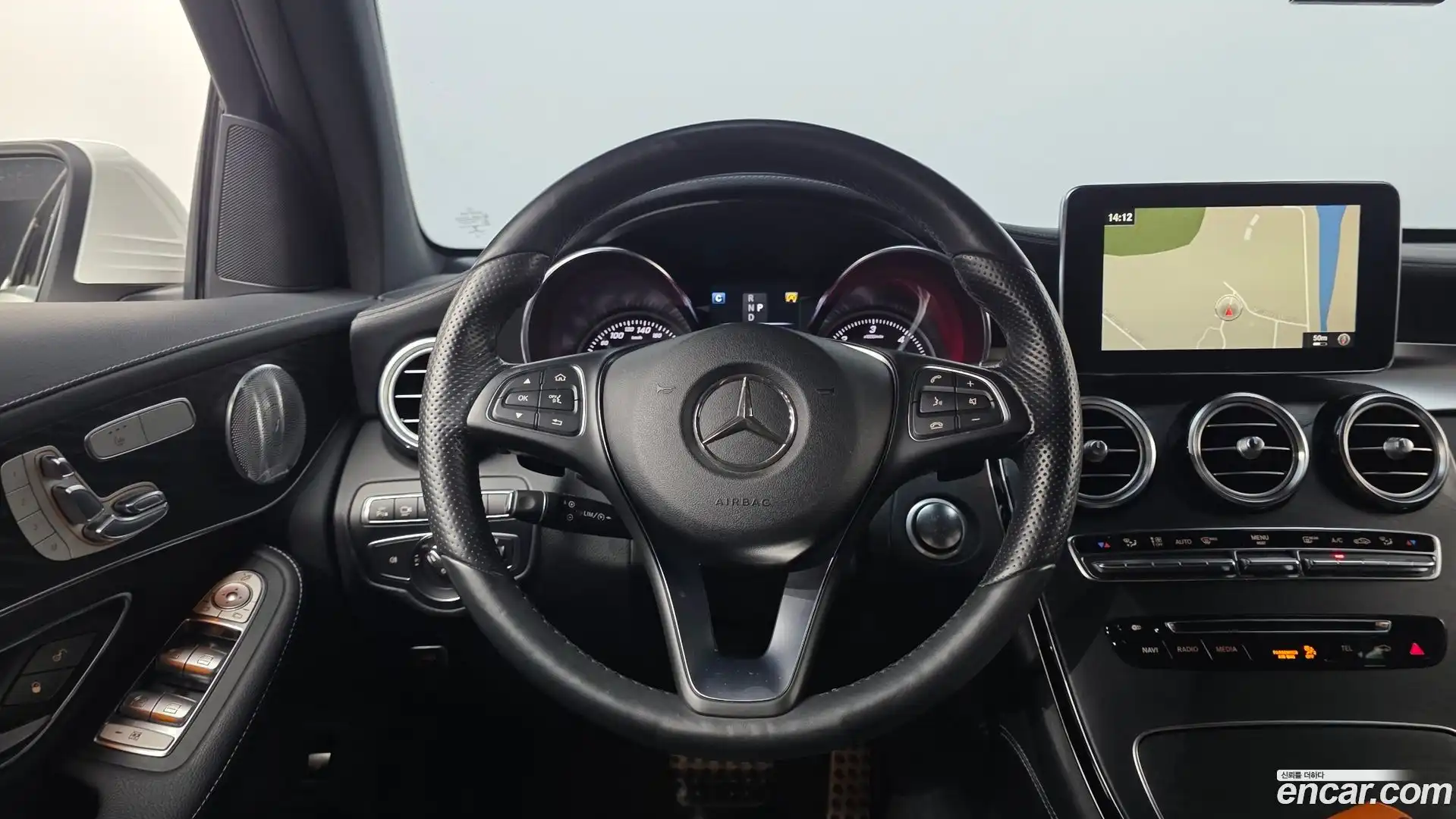 GLC-Class Mercedes-Benz 2017.5-OPTION-019