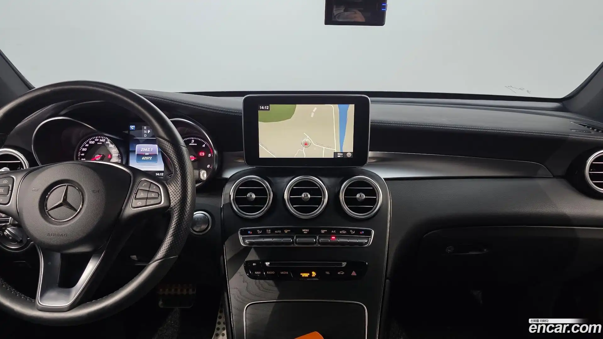 GLC-Class Mercedes-Benz 2017.5-OPTION-020