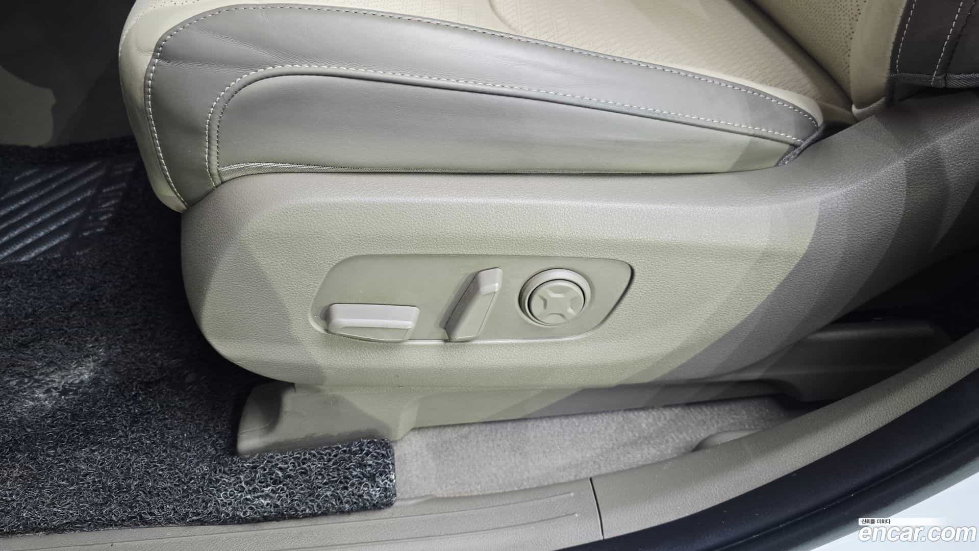 Canival Kia 2022.3-OPTION-044