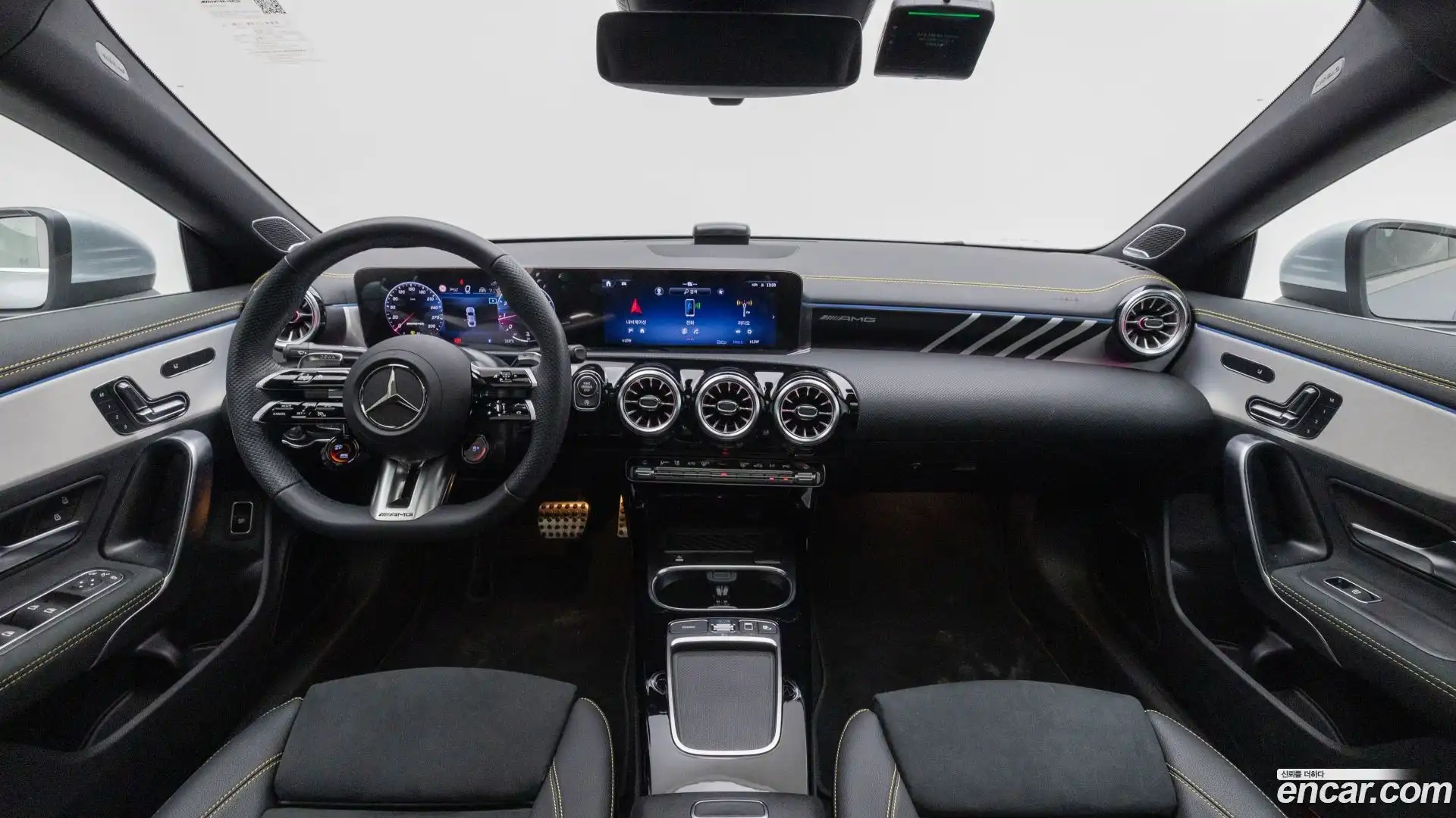 CLA-Class Mercedes-Benz 2025.8-INNER-007