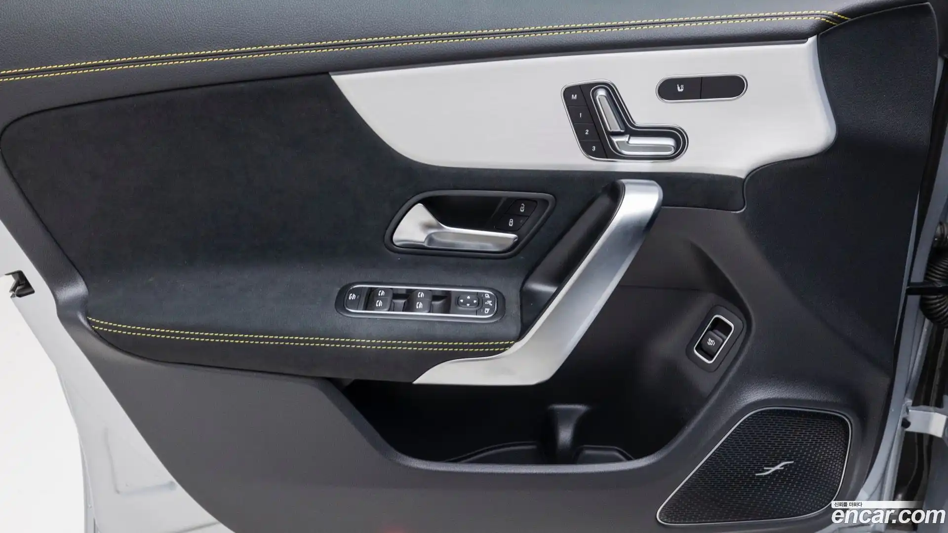 CLA-Class Mercedes-Benz 2025.8-OPTION-019