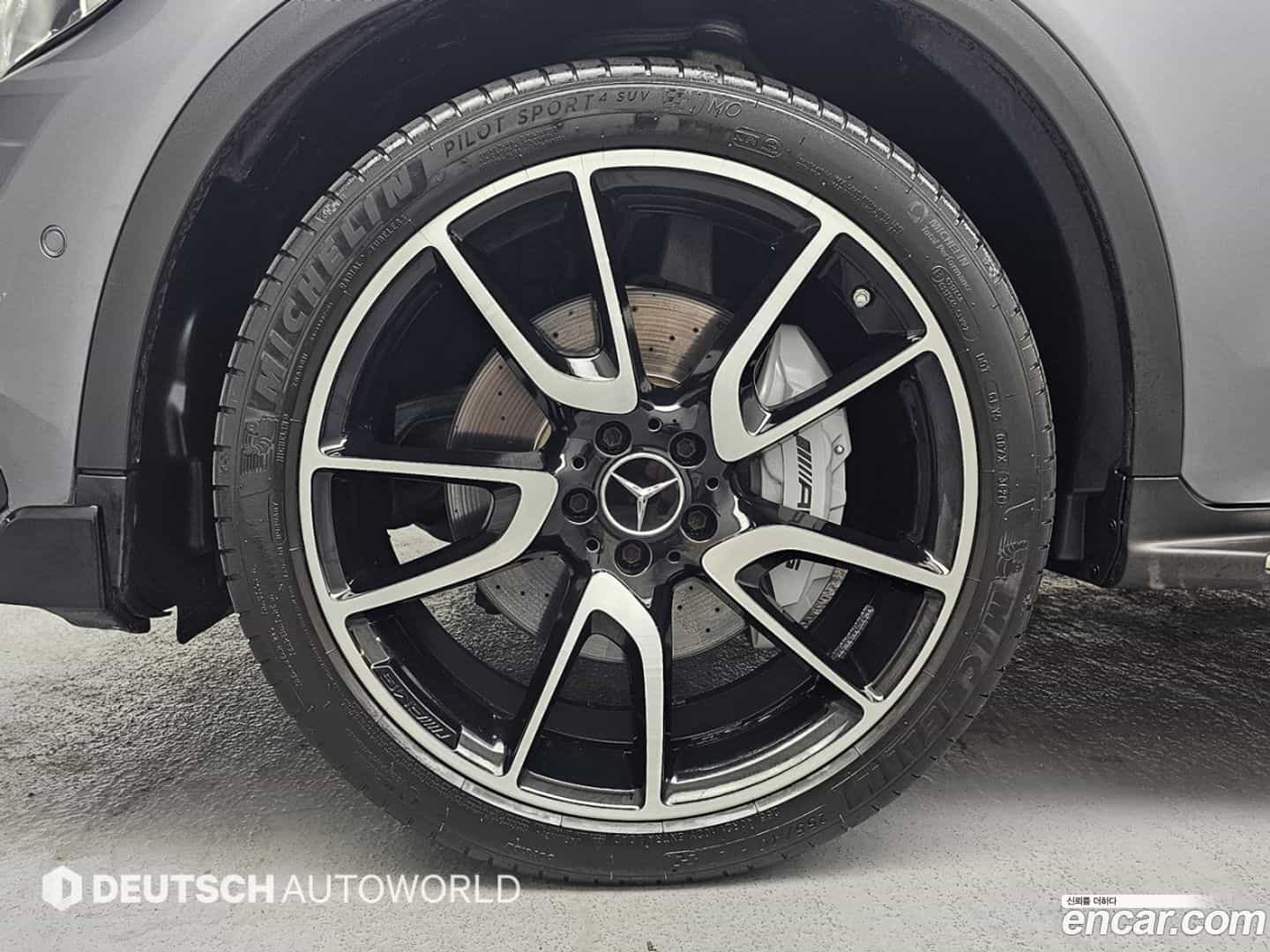 GLC-Class Mercedes-Benz 2017.2-OUTER-005