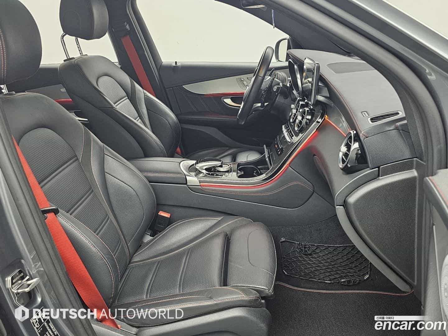 GLC-Class Mercedes-Benz 2017.2-INNER-010