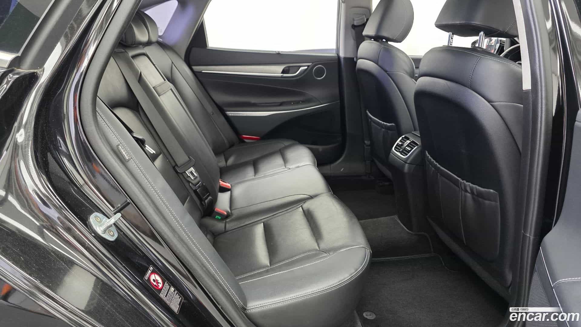 Grandeur Hyundai 2018.7-OPTION-015