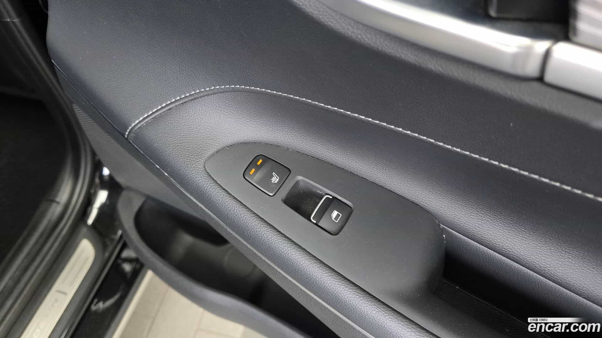 Grandeur Hyundai 2018.7-OPTION-023