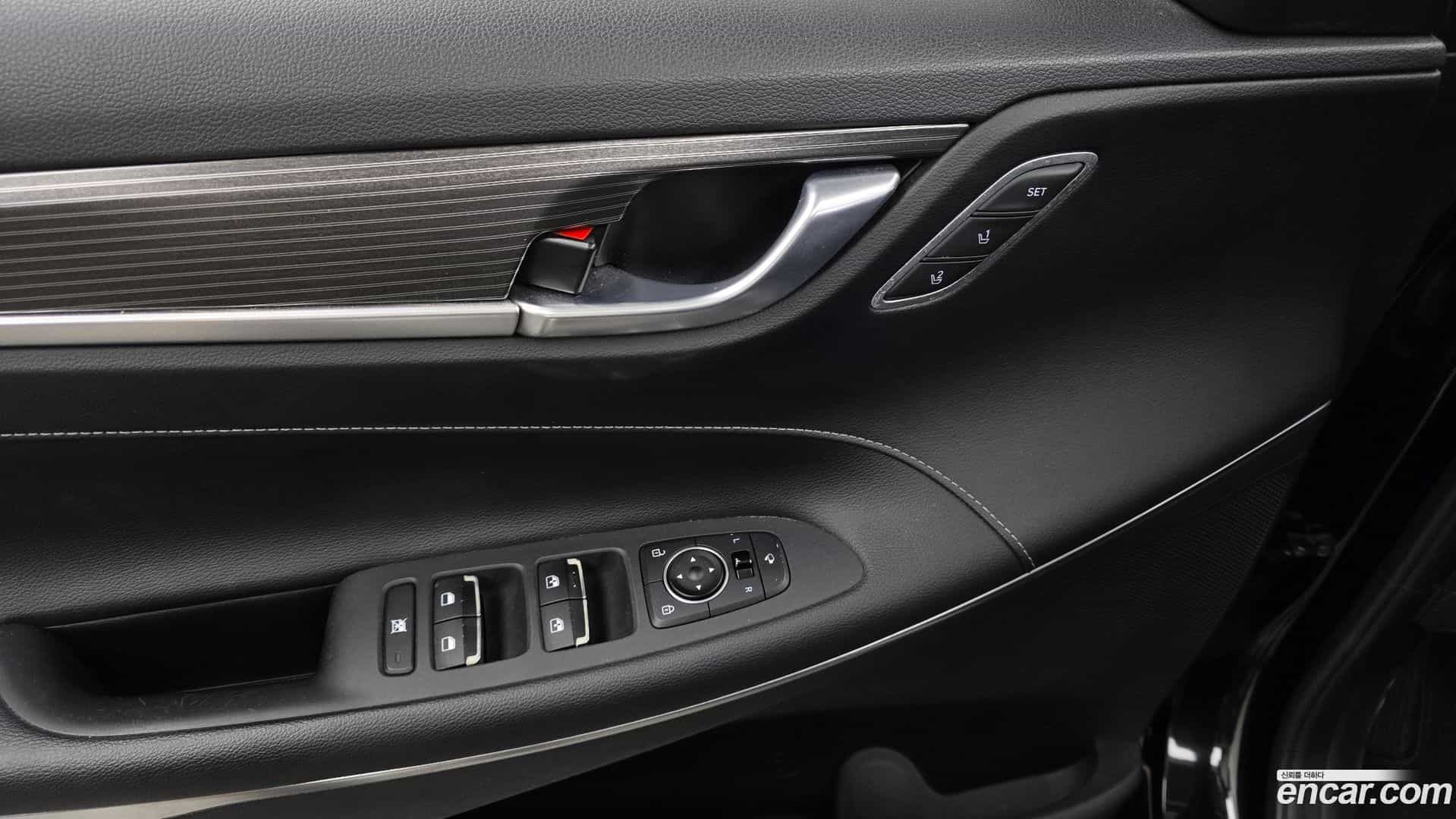 Grandeur Hyundai 2018.7-OPTION-042