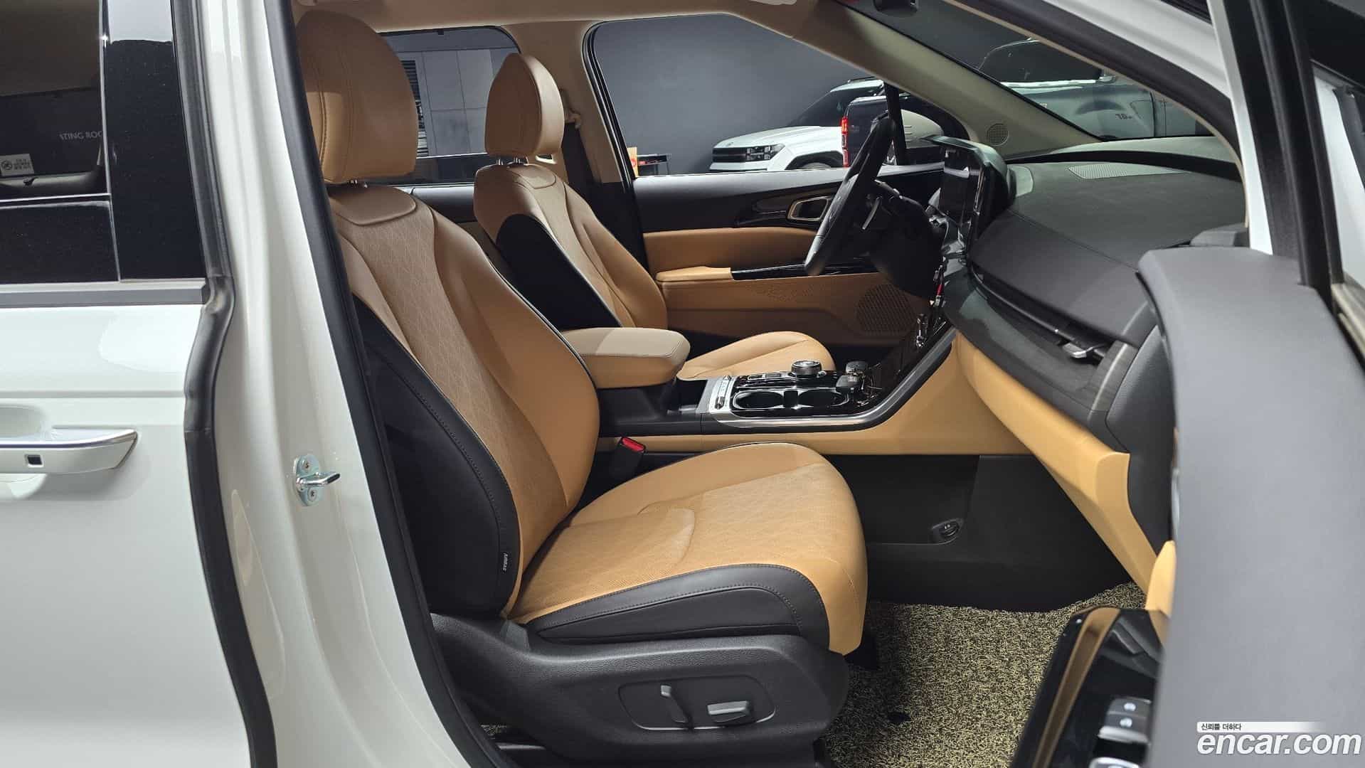 Canival Kia 2023.8-OPTION-015