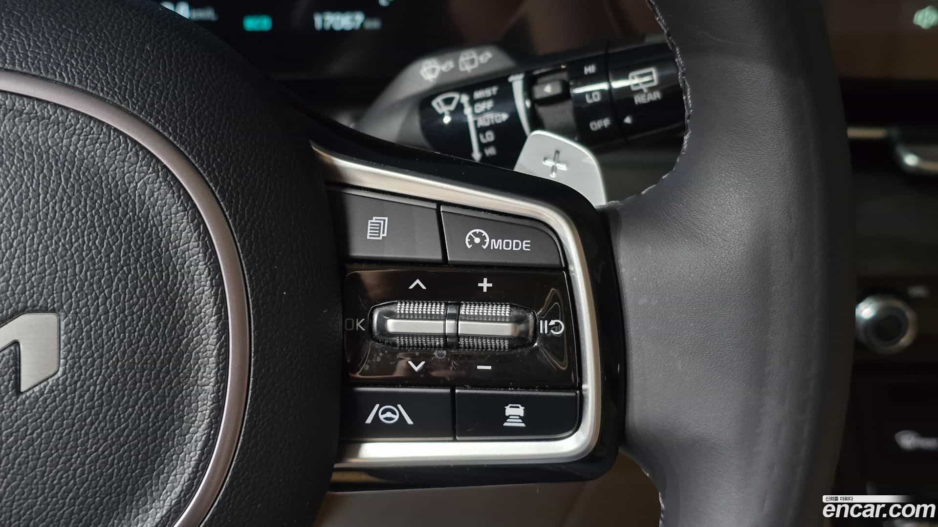 Canival Kia 2023.8-OPTION-019
