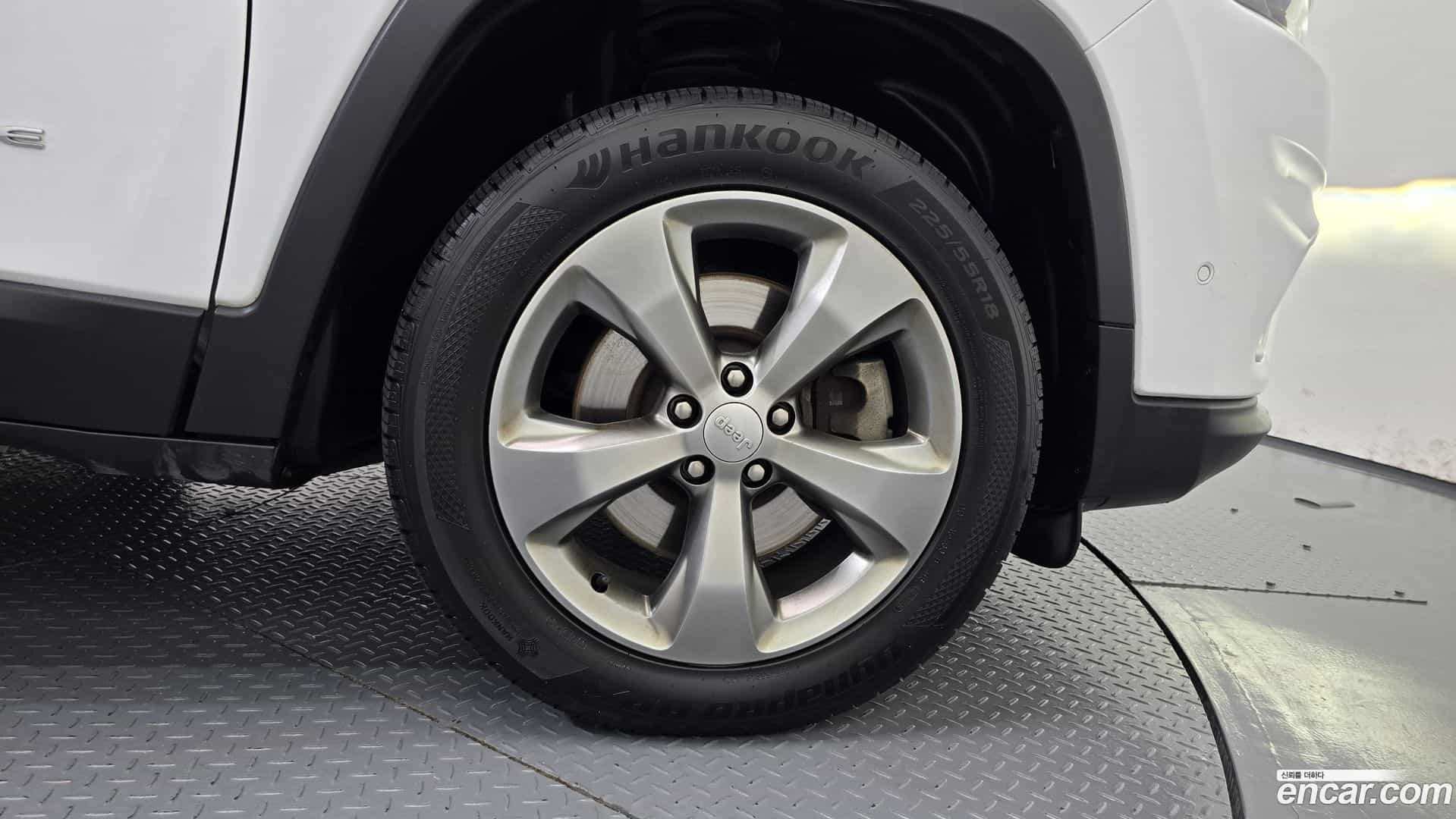 Cherokee Jeep 2021.5-OUTER-031