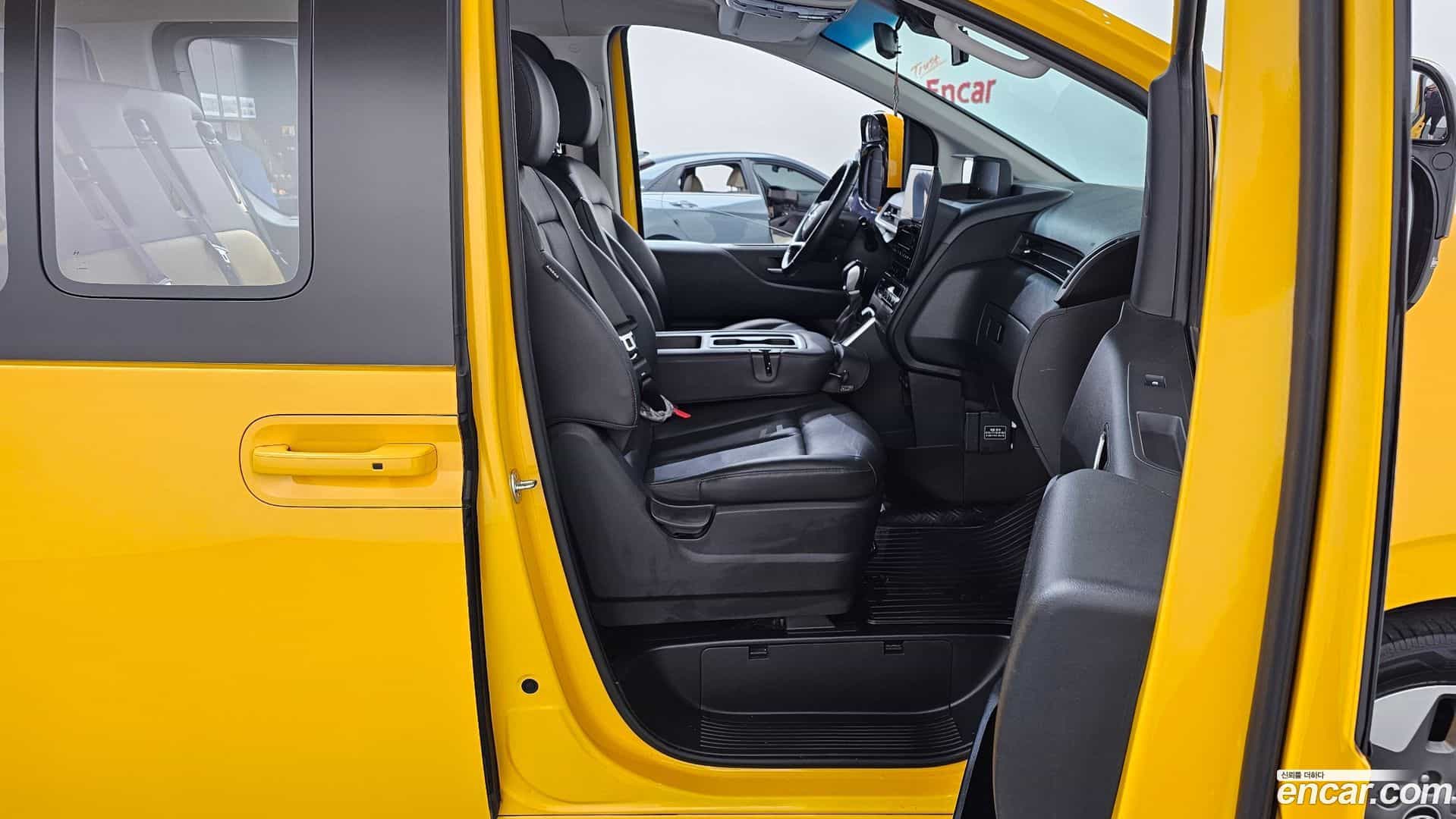 Staria Hyundai 2023.11-INNER-036