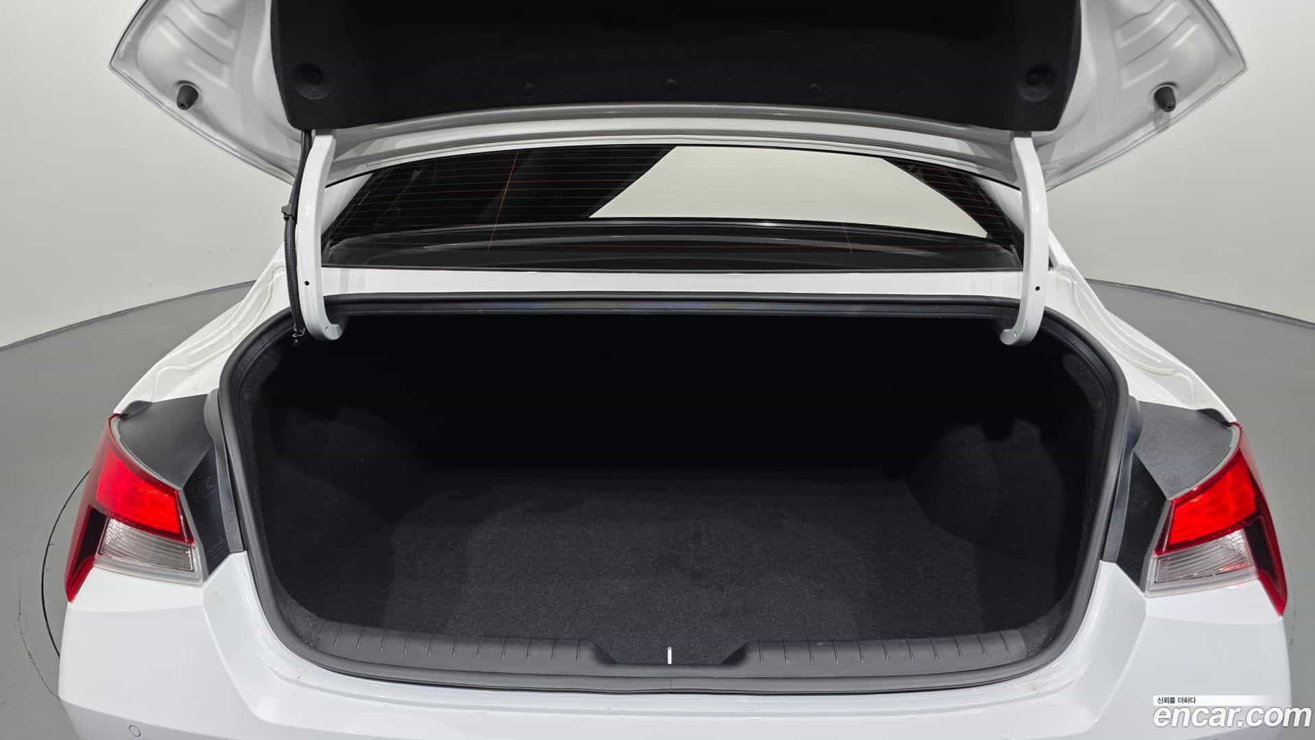 AVANTE Hyundai 2021.8-OPTION-021