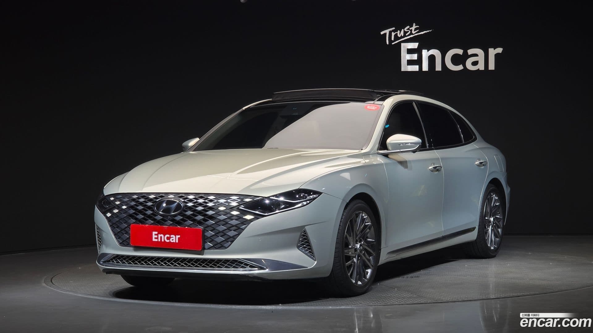 Main__Slider__Photo:Grandeur Hyundai 2020.3-0