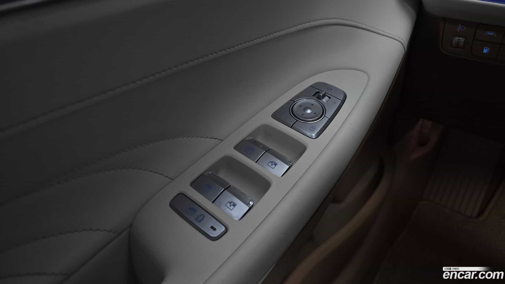 Grandeur Hyundai 2020.3-OPTION-042