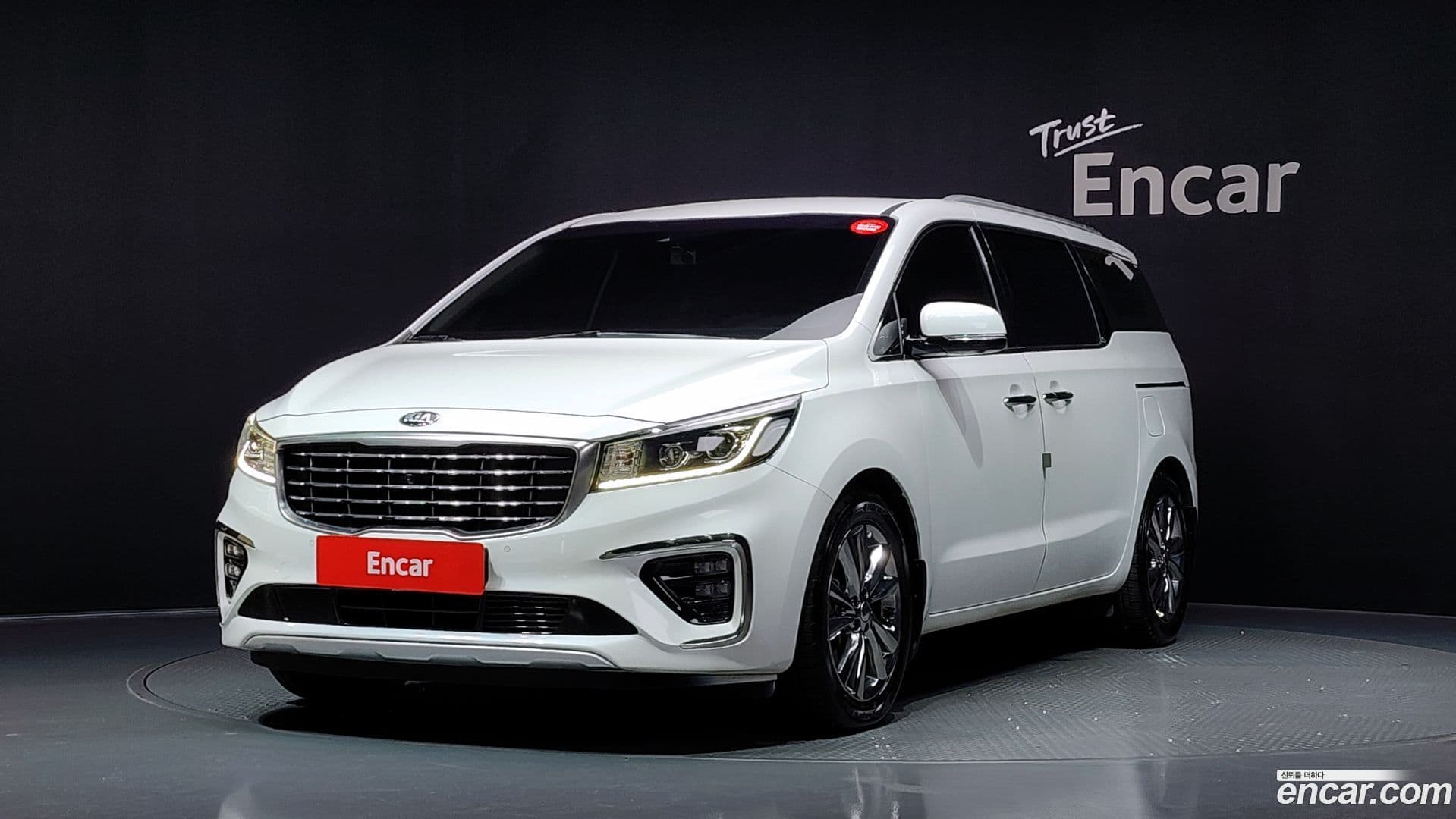 Main__Slider__Photo:Canival Kia 2018.10-0