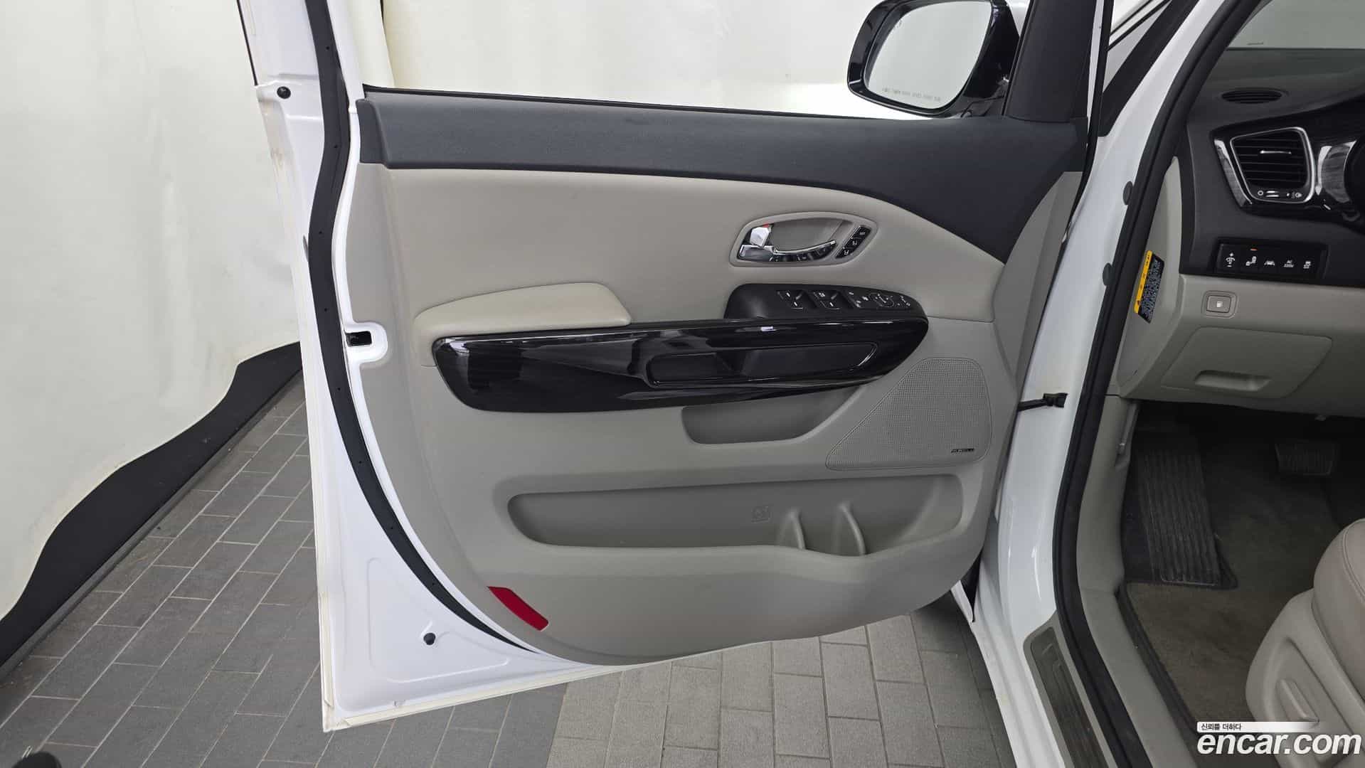 Canival Kia 2018.10-INNER-035