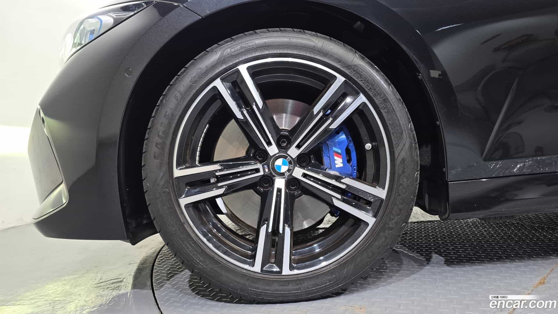 3-Series BMW 2023.9-OUTER-005