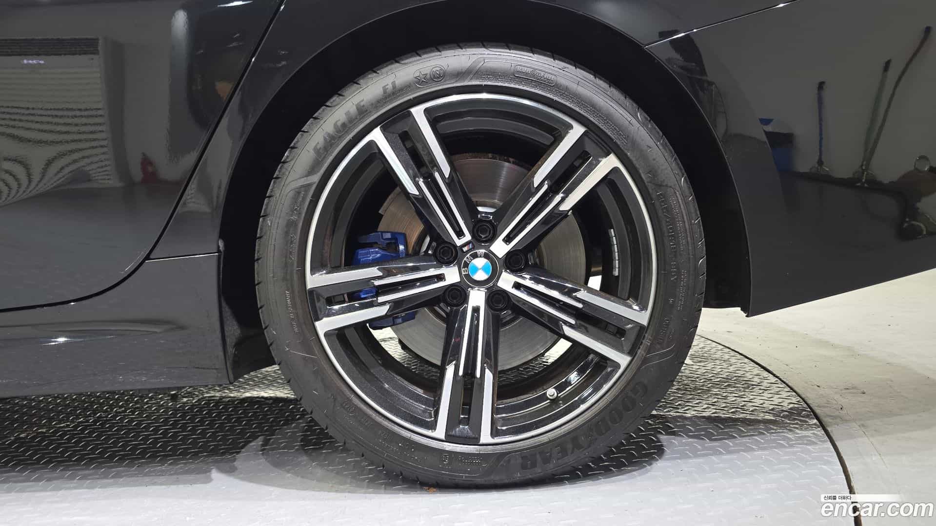 3-Series BMW 2023.9-OUTER-031