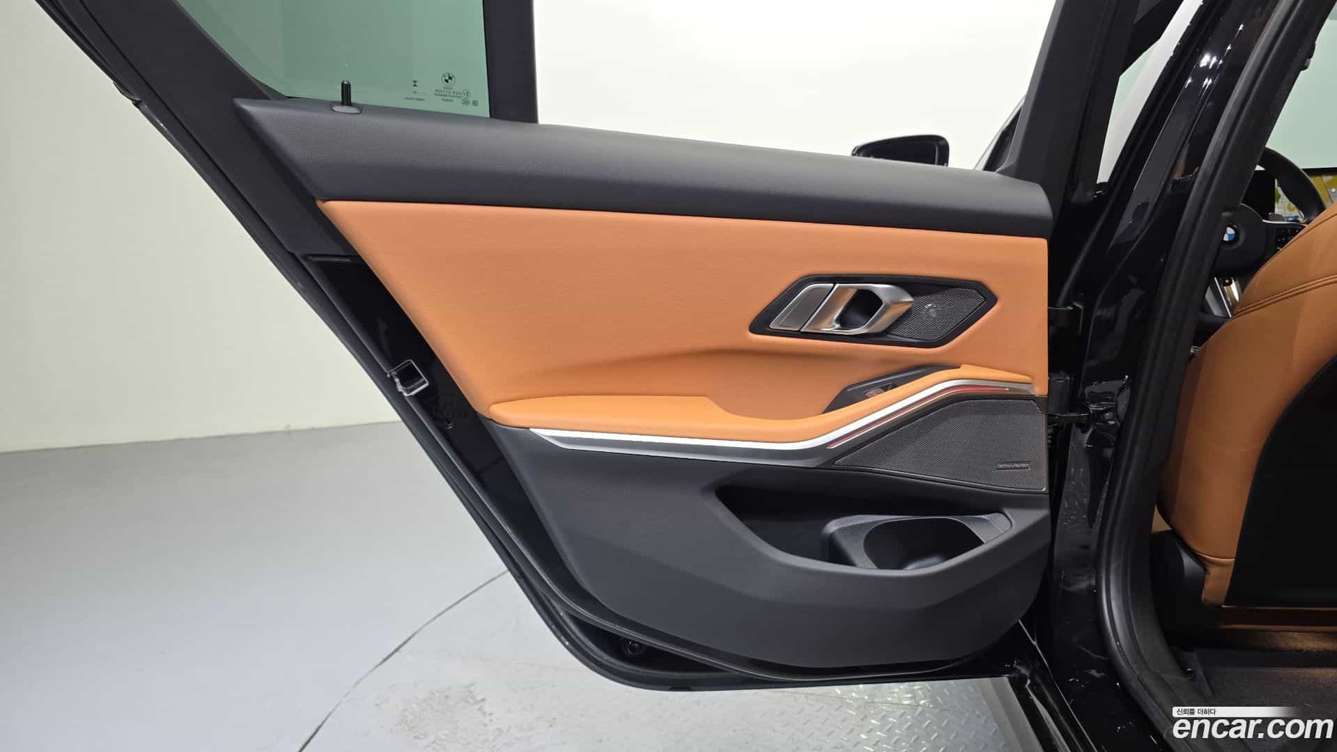 3-Series BMW 2023.9-INNER-035