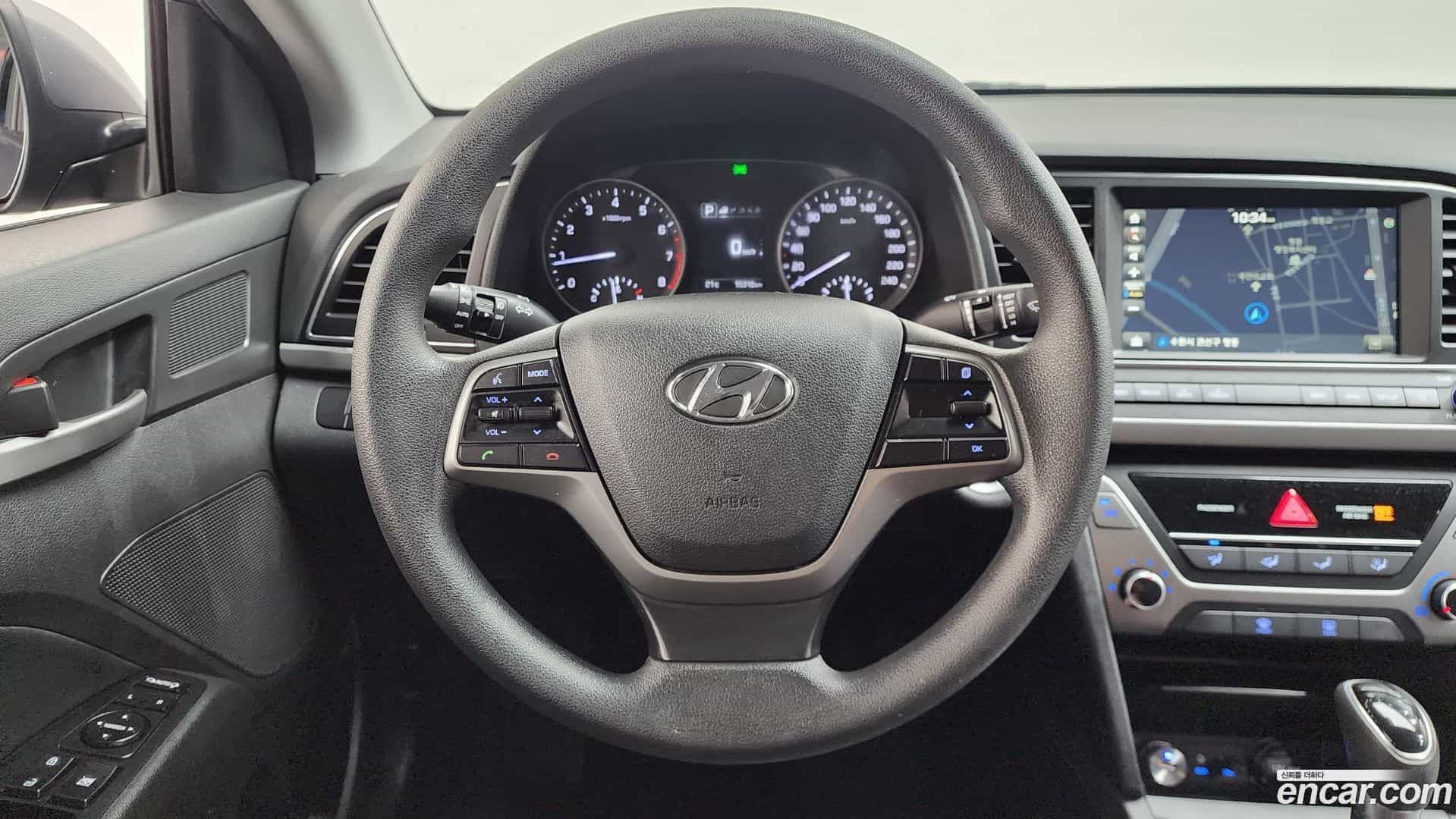 AVANTE Hyundai 2017.5-OPTION-016