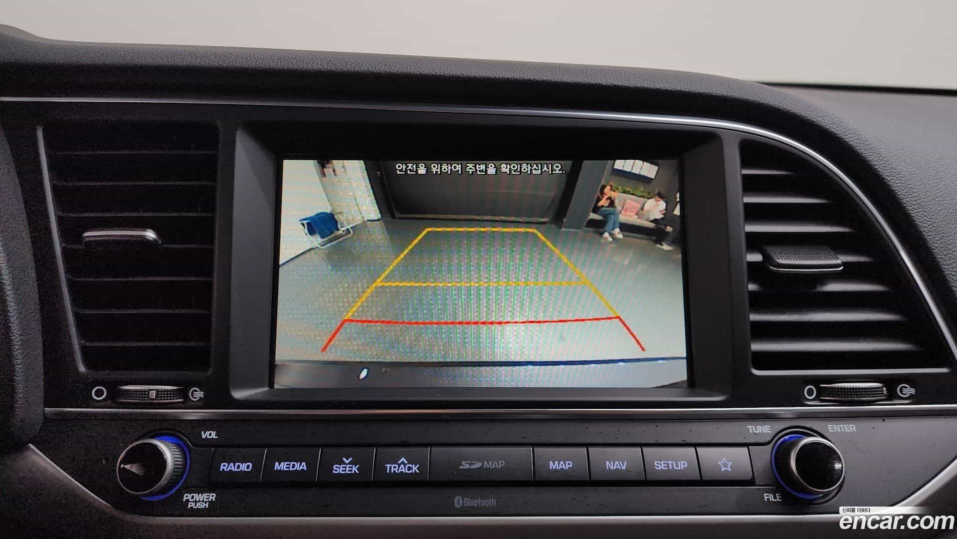 AVANTE Hyundai 2017.5-OPTION-018