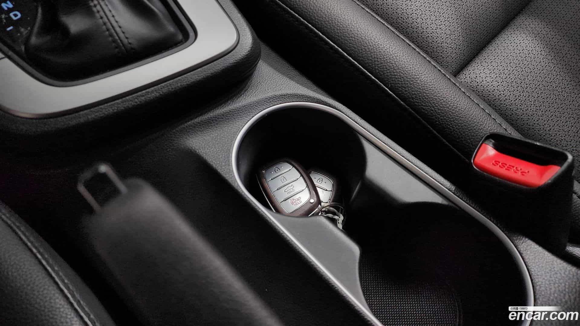 AVANTE Hyundai 2017.5-OPTION-021