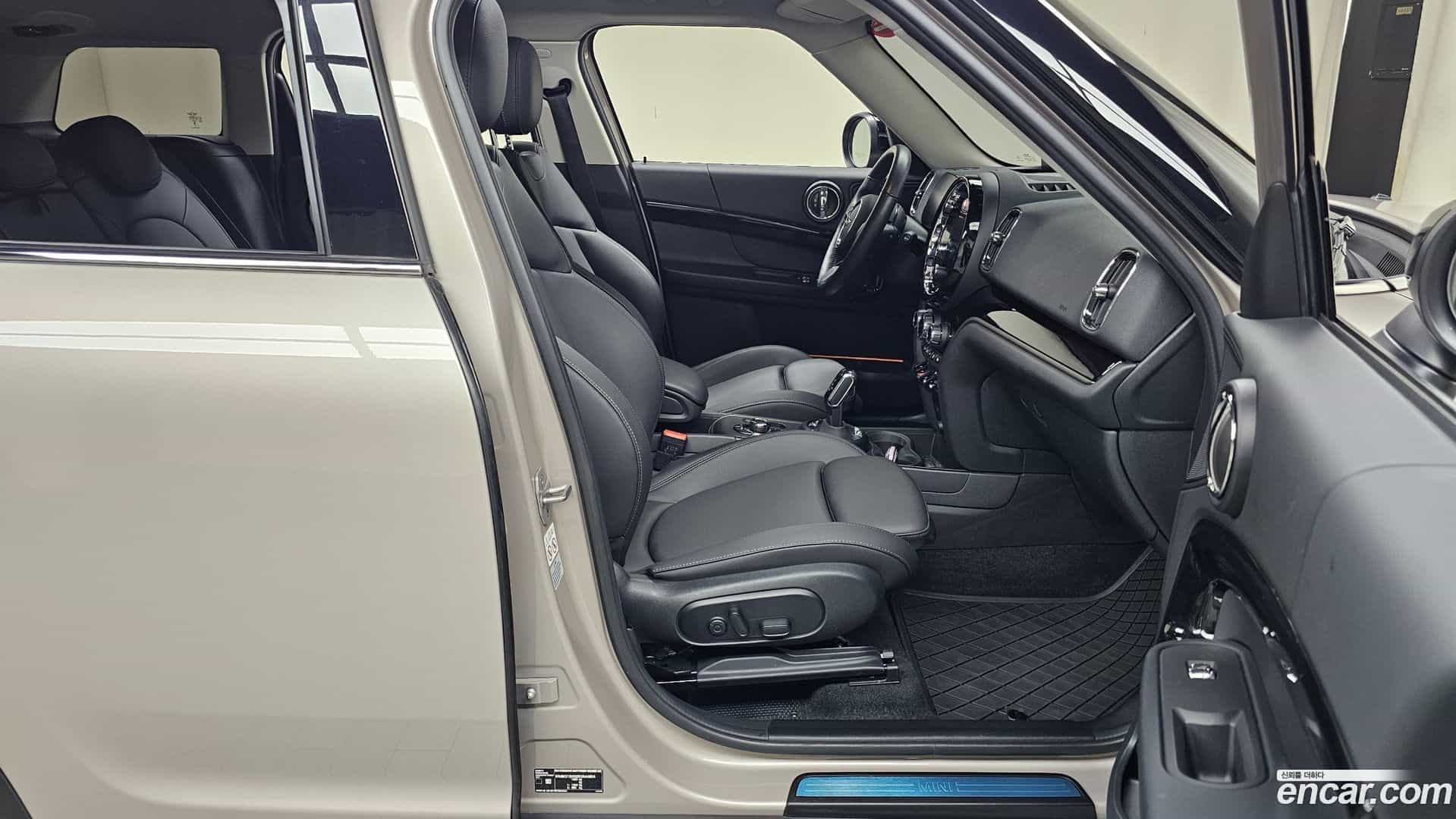 Countryman Mini 2023.7-INNER-036