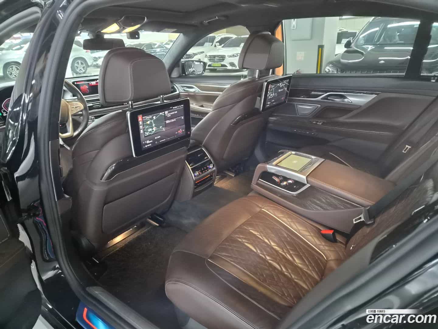 7-Series BMW 2022.5-INNER-010
