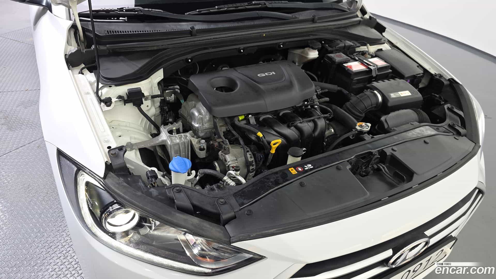 AVANTE Hyundai 2016.1-OUTER-006