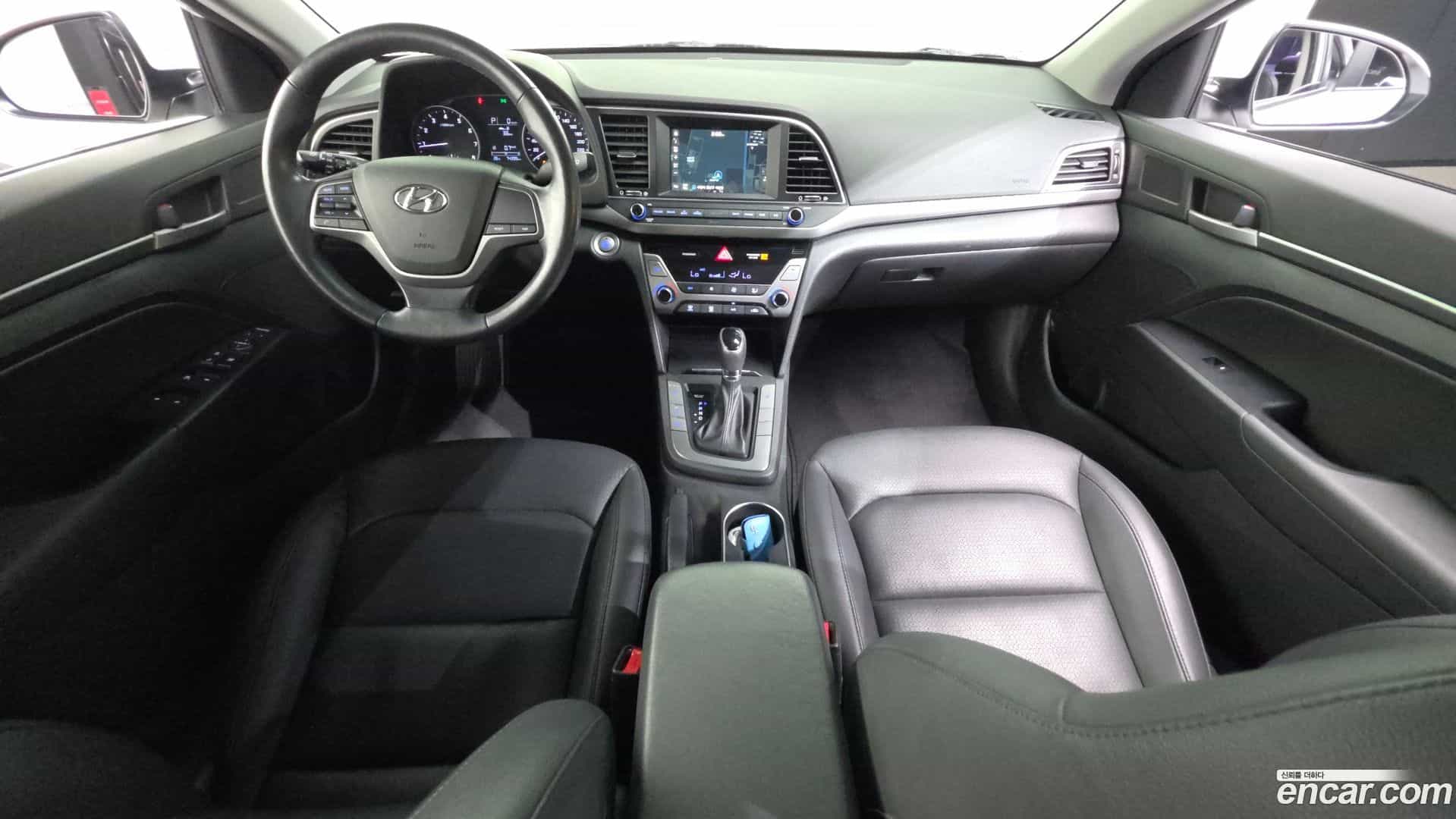 AVANTE Hyundai 2016.1-INNER-007