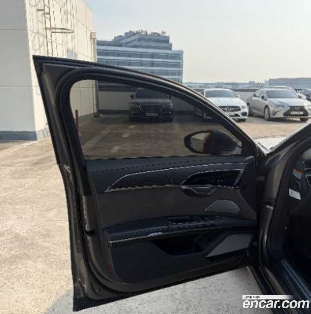 A8 Audi 2021.11-OUTER-005