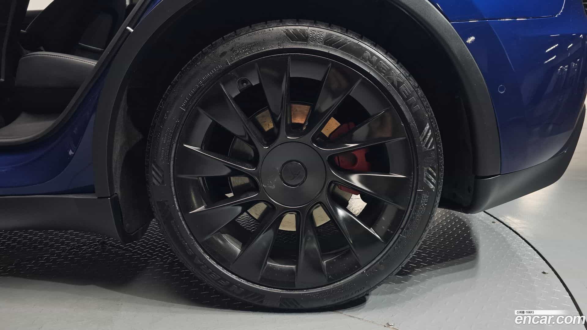 Model Y Tesla 2021.4-OUTER-031