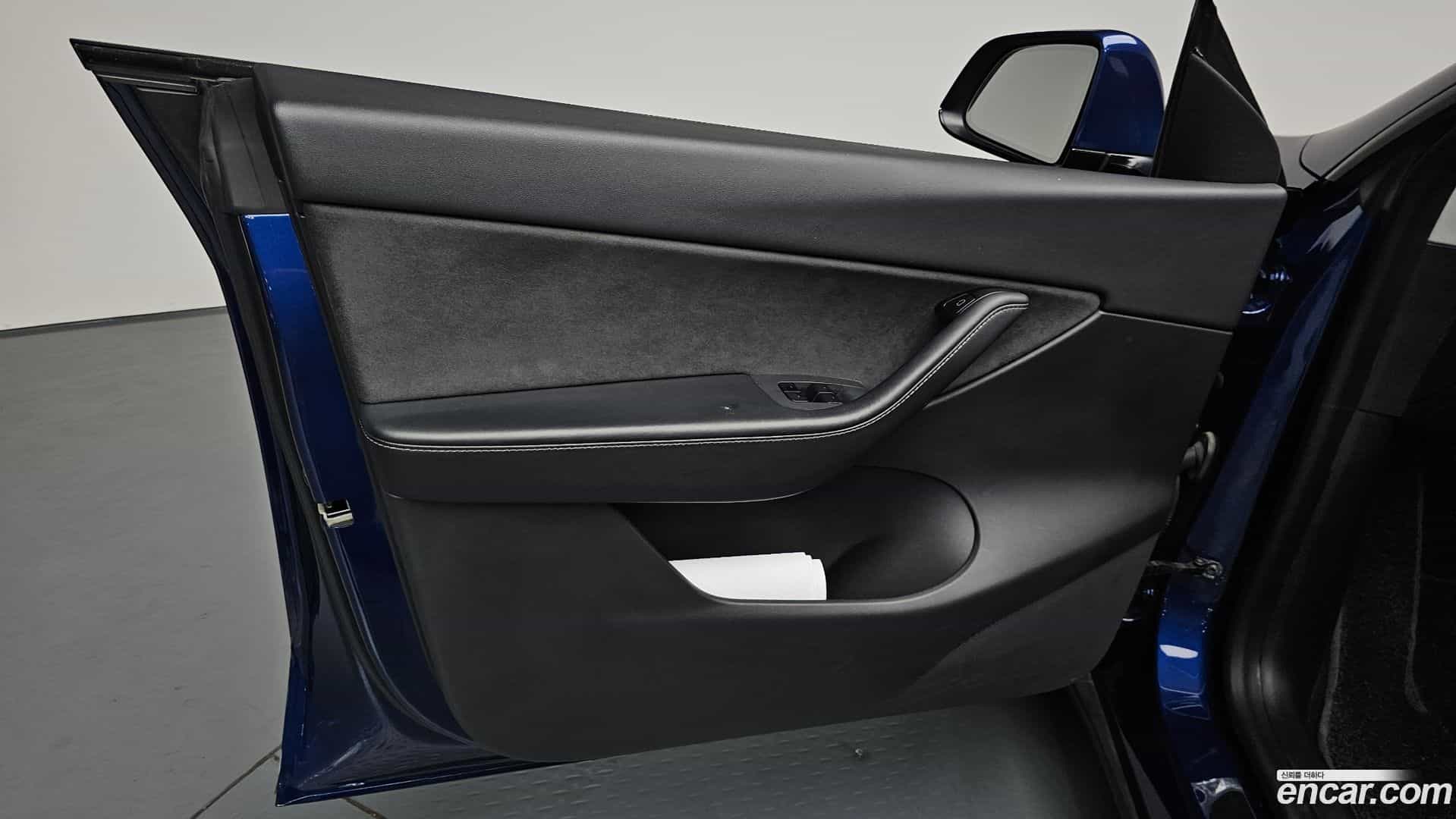 Model Y Tesla 2021.4-INNER-034