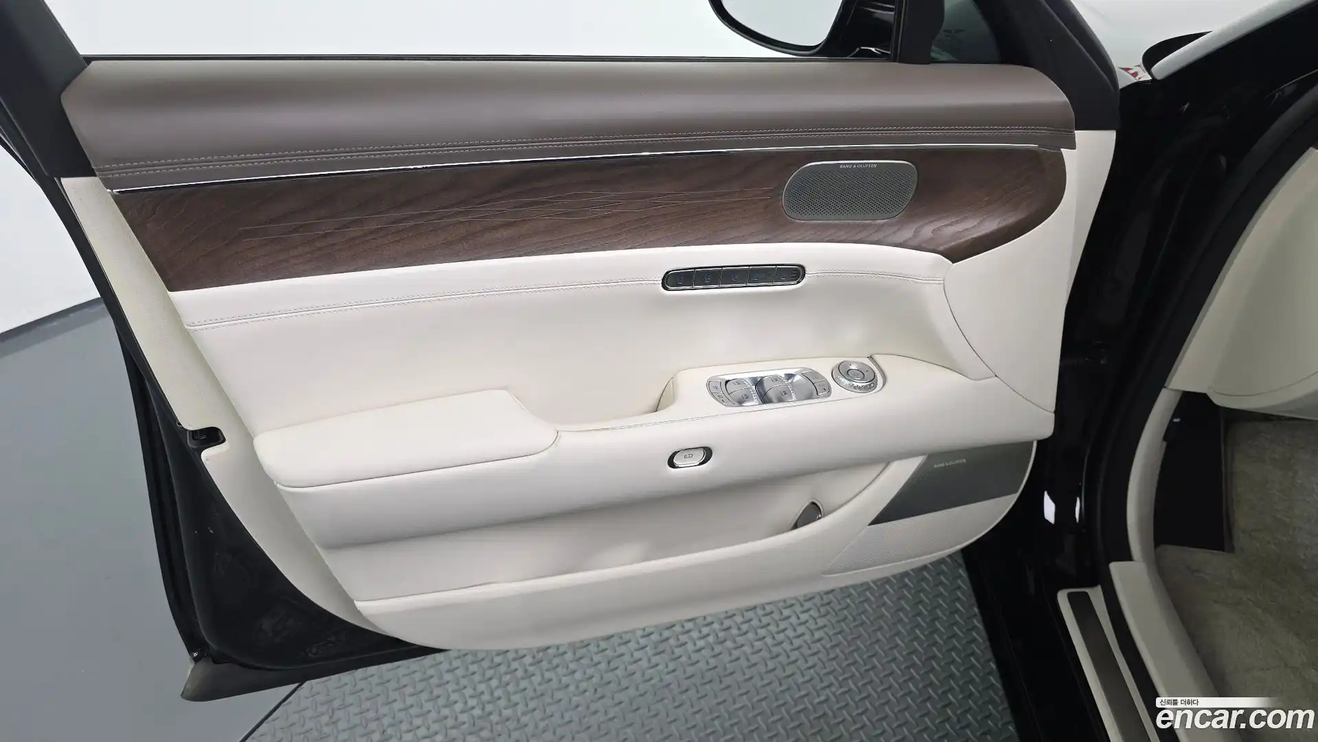 G90 Genesis 2023.4-INNER-034