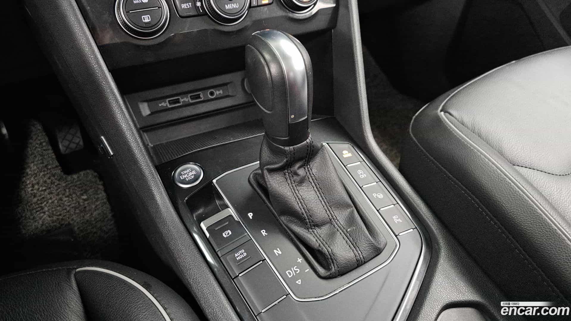 Tiguan Volkswagen 2019.10-INNER-009