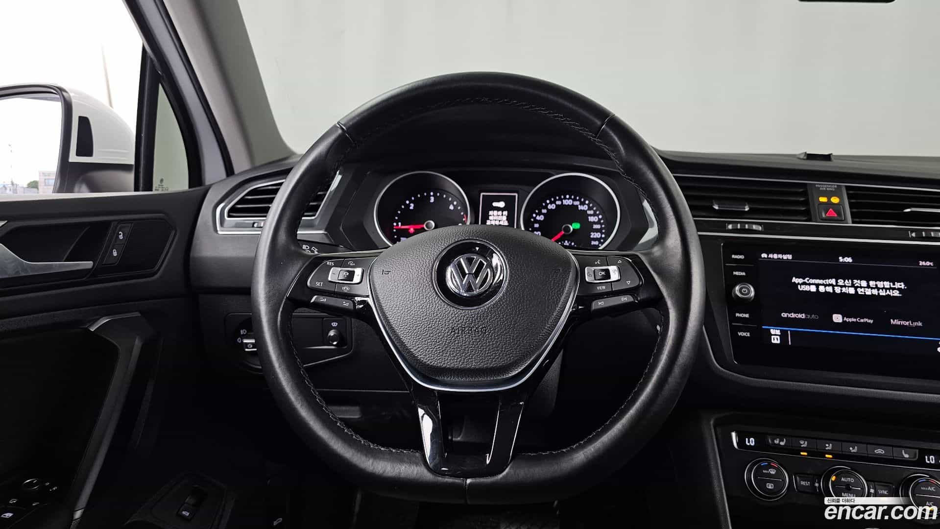 Tiguan Volkswagen 2019.10-OPTION-017