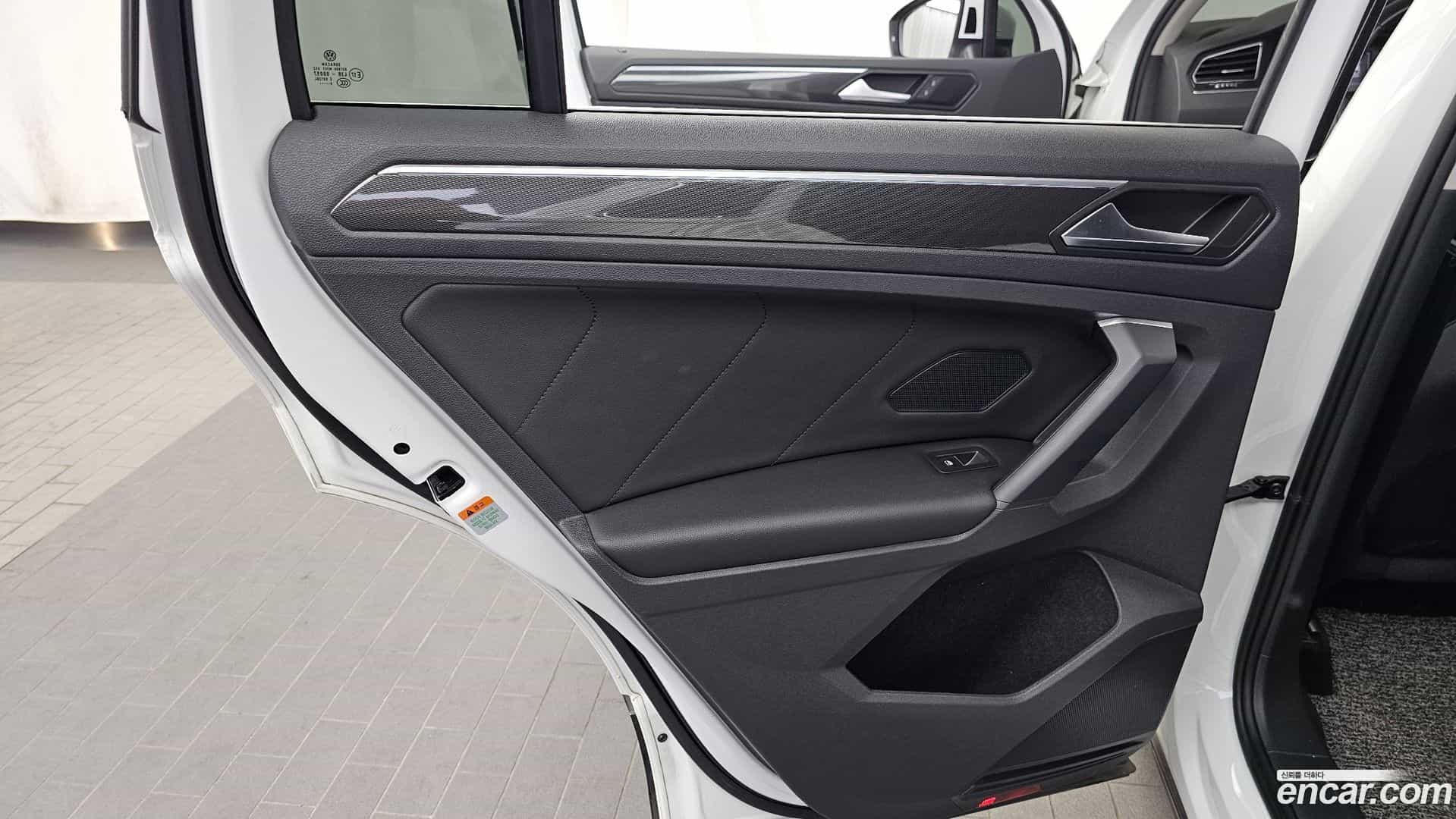 Tiguan Volkswagen 2019.10-INNER-035