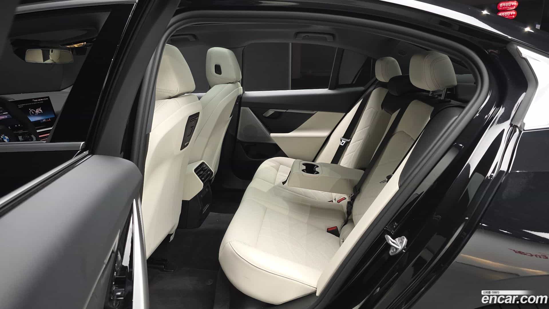 5-Series BMW 2025.6-OPTION-015