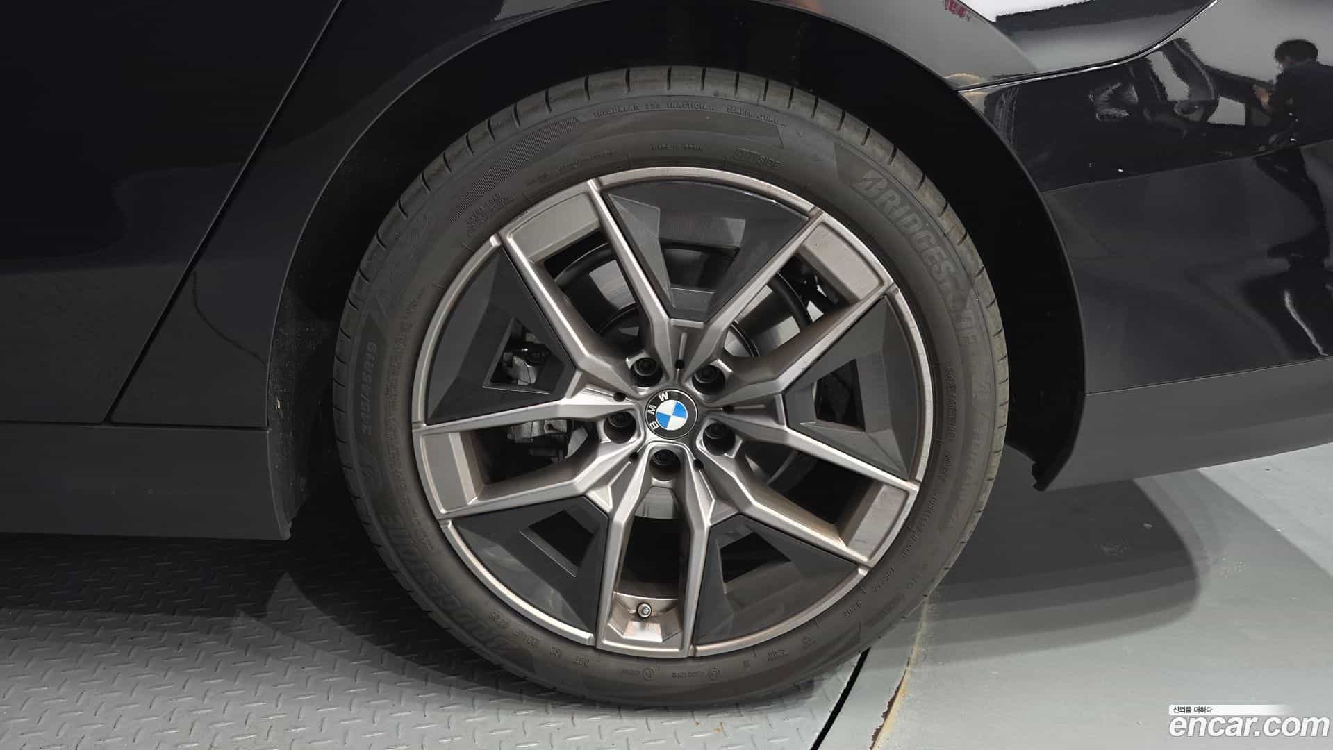 5-Series BMW 2025.6-OUTER-031