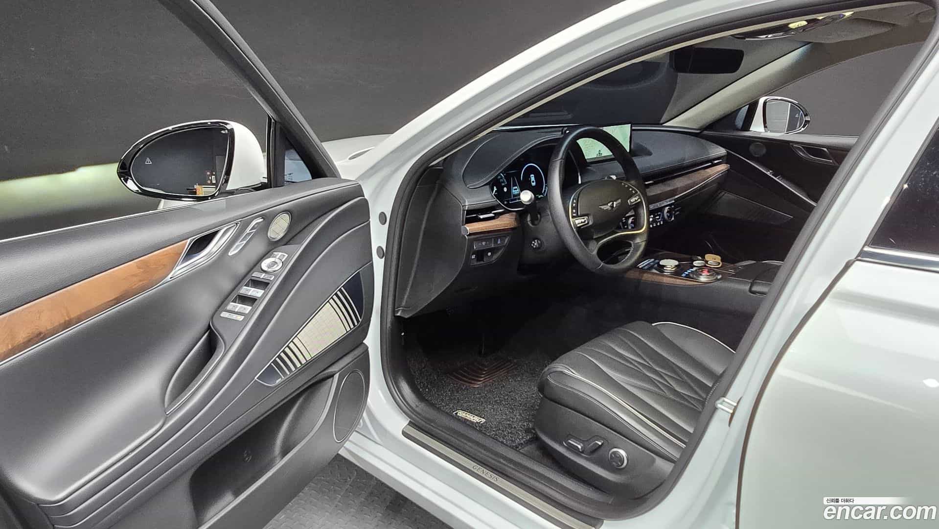G80 Genesis 2023.10-INNER-010