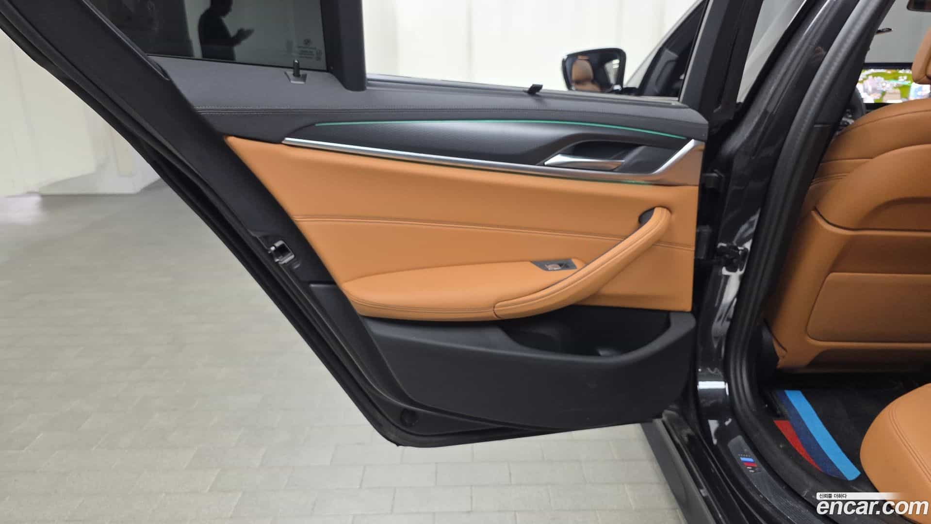 5-Series BMW 2023.6-INNER-035