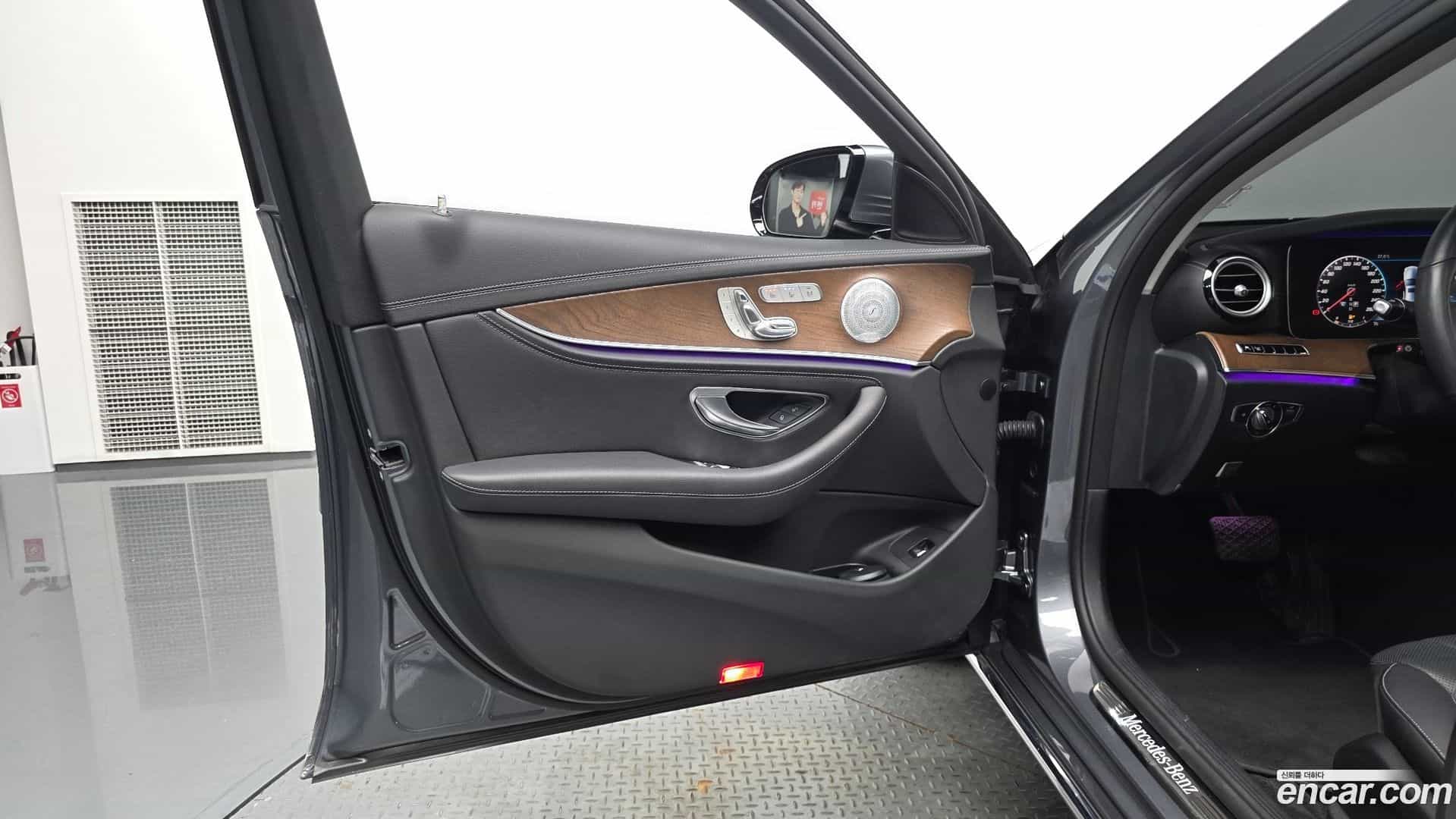 E-Class Mercedes-Benz 2019.3-INNER-034