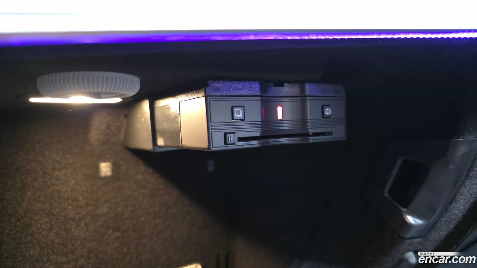 E-Class Mercedes-Benz 2019.3-OPTION-047