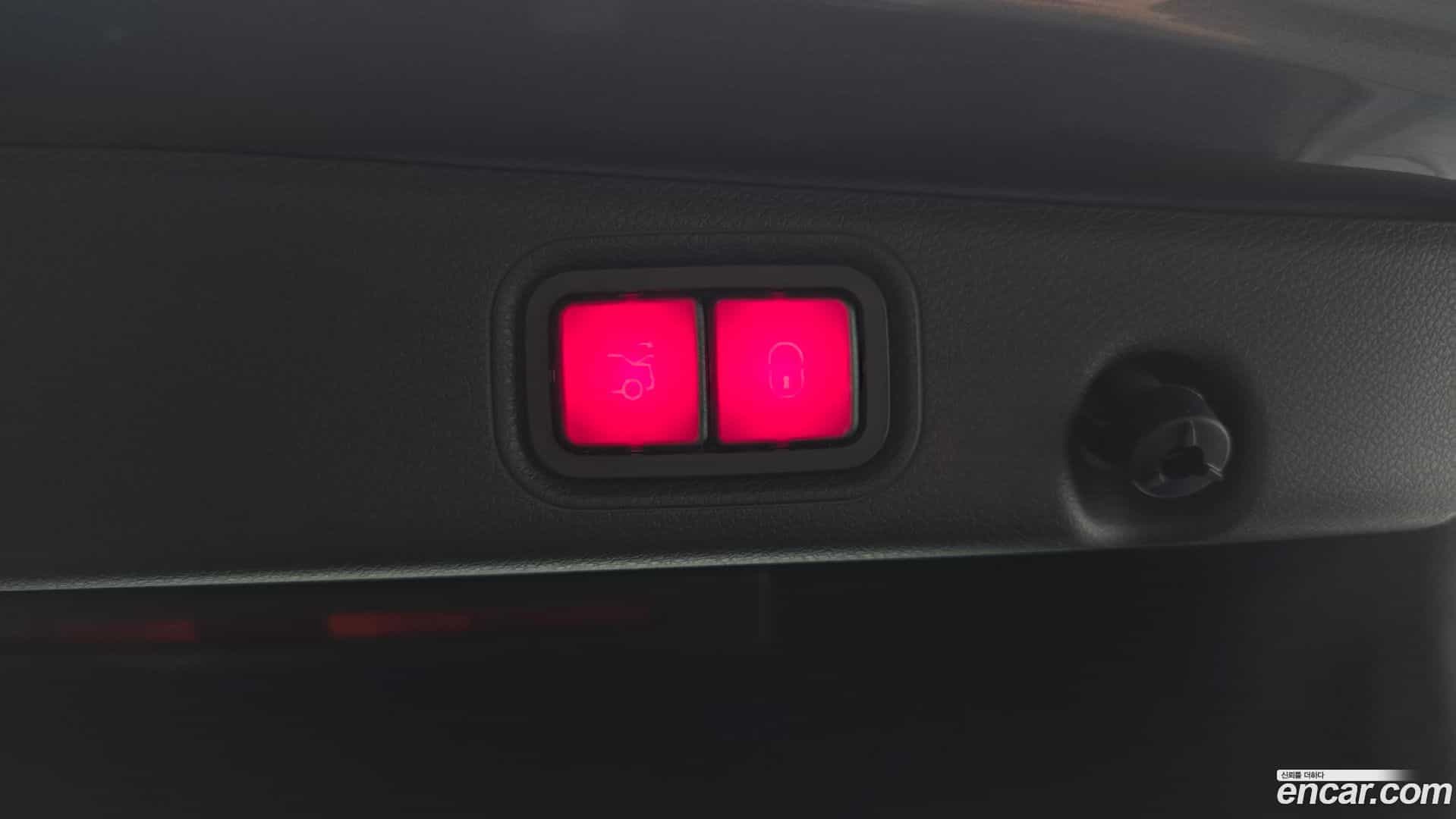 E-Class Mercedes-Benz 2019.3-OPTION-048